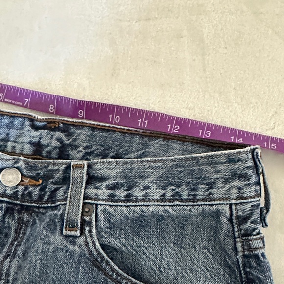 Levi 550 Frayed Hem Shorts - Picture 6 of 8